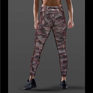 Lululemon Speed Tight V *SeaWheeze in High Tempo Camo Reflective Grey Multi